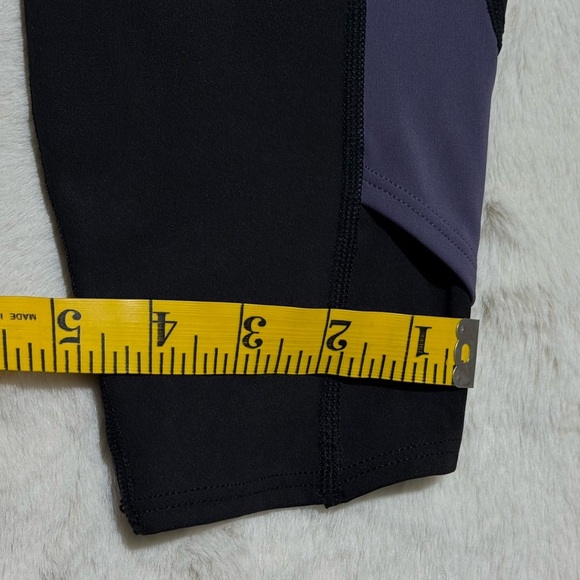 Athleta Ultimate Stash Colorblock black and purple medium leggings - Picture 15 of 15